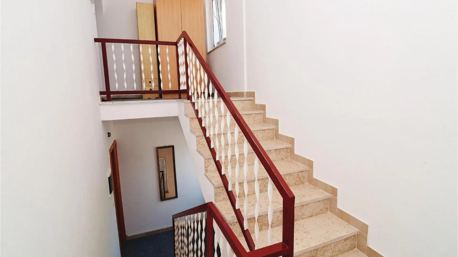 Awesome Apartment In Dinjiska With Kitchen 0*,