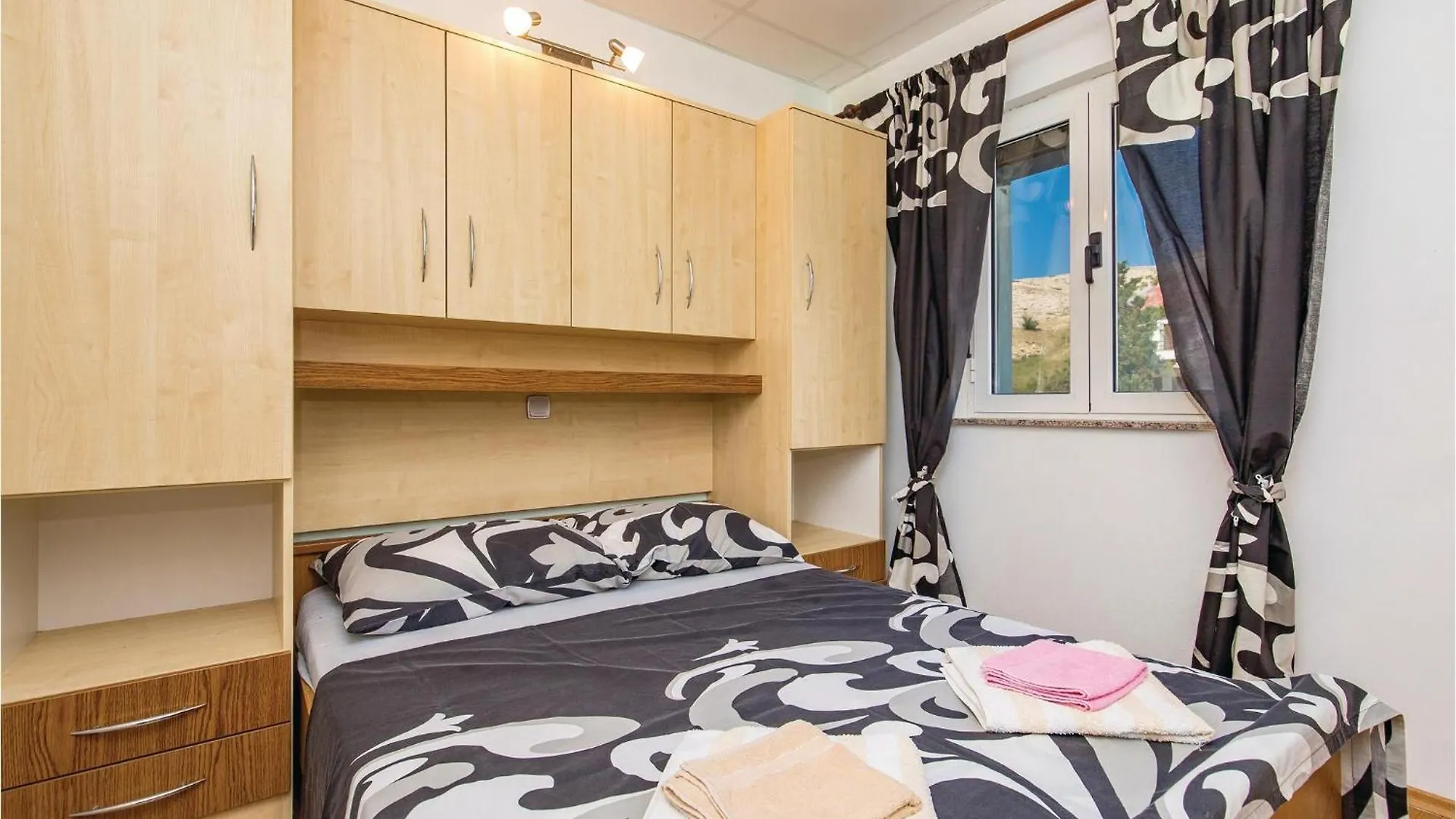 Awesome Apartment In Dinjiska With Kitchen