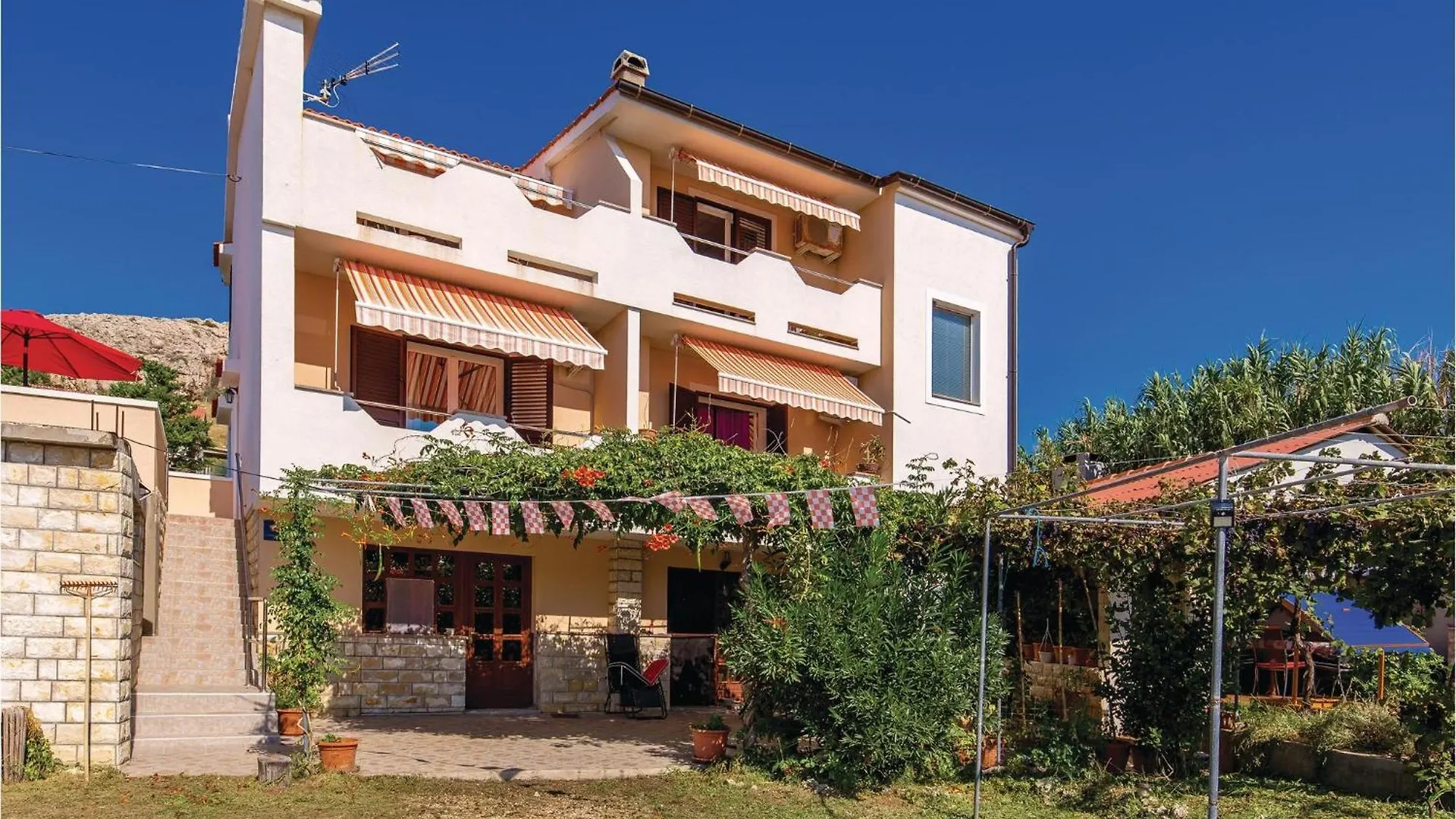 Awesome Apartment In Dinjiska With Kitchen Chorwacja